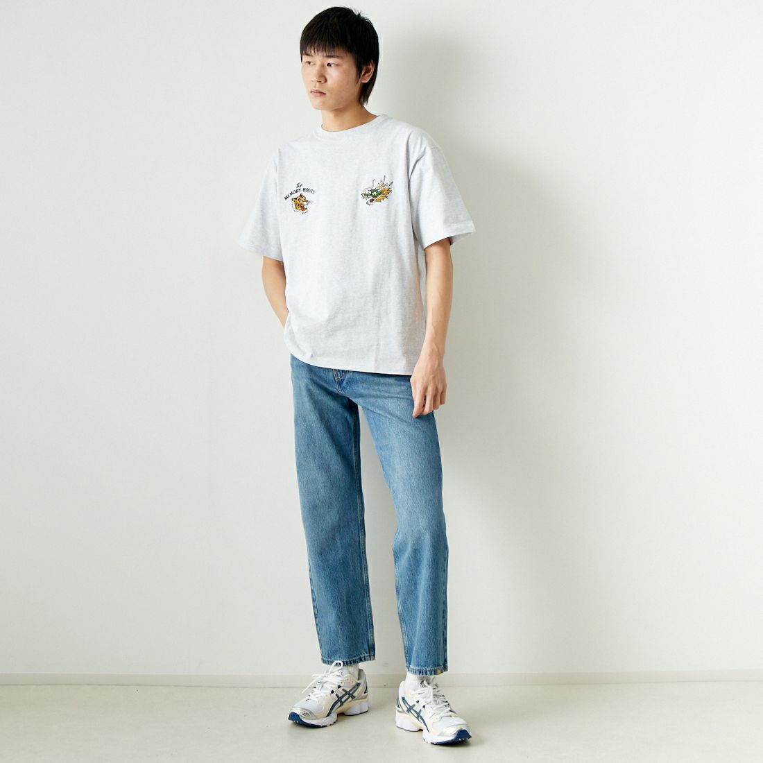 33Degrees [サーティスリーディグリーズ] 刺繍Tシャツ [TDR-242-021] 04 LGRﾏｯﾌﾟ &&モデル身長：182cm 着用サイズ：L&&