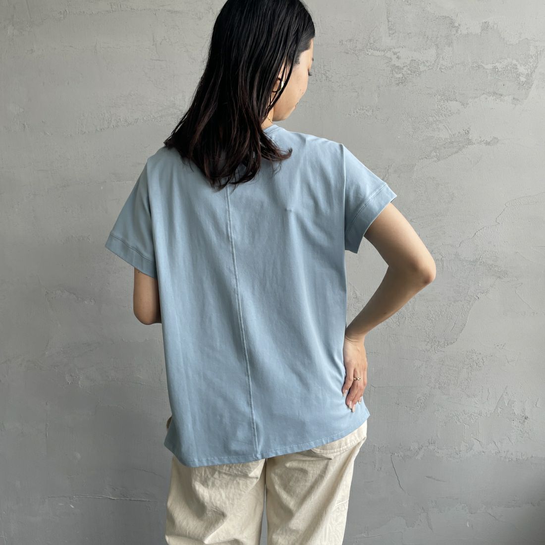 Maison de L'allure [メゾン ドゥ ラリュール] エンボスロゴドルマンスリーブＴシャツ [24112014] 10 SAX &&モデル身長：163cm 着用サイズ：F&&