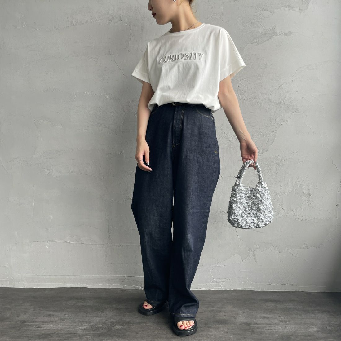 Maison de L'allure [メゾン ドゥ ラリュール] エンボスロゴドルマンスリーブＴシャツ [24112014] 02 OFF &&モデル身長：156cm 着用サイズ：F&&