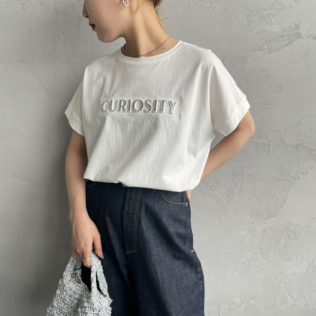 Maison de L'allure [メゾン ドゥ ラリュール] エンボスロゴドルマンスリーブＴシャツ [24112014] 02 OFF &&モデル身長：156cm 着用サイズ：F&&