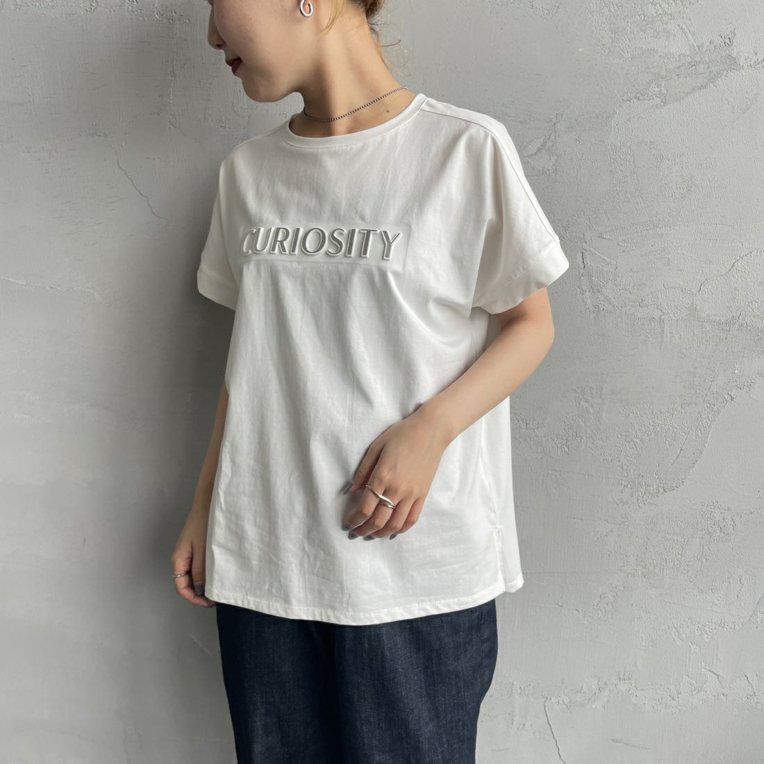 Maison de L'allure [メゾン ドゥ ラリュール] エンボスロゴドルマンスリーブＴシャツ [24112014] 02 OFF &&モデル身長：156cm 着用サイズ：F&&