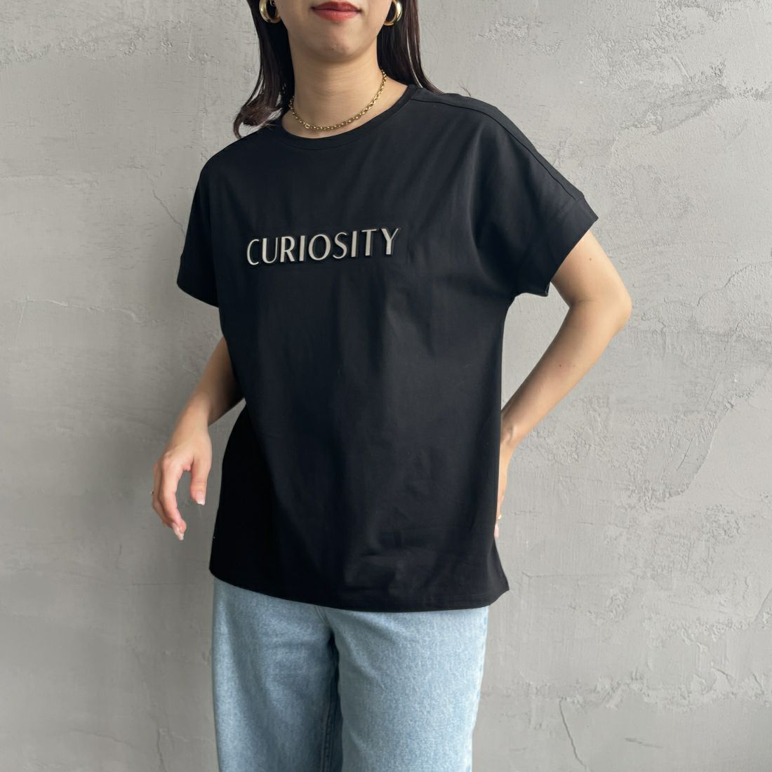 Maison de L'allure [メゾン ドゥ ラリュール] エンボスロゴドルマンスリーブＴシャツ [24112014] 09 BLACK &&モデル身長：163cm 着用サイズ：F&&