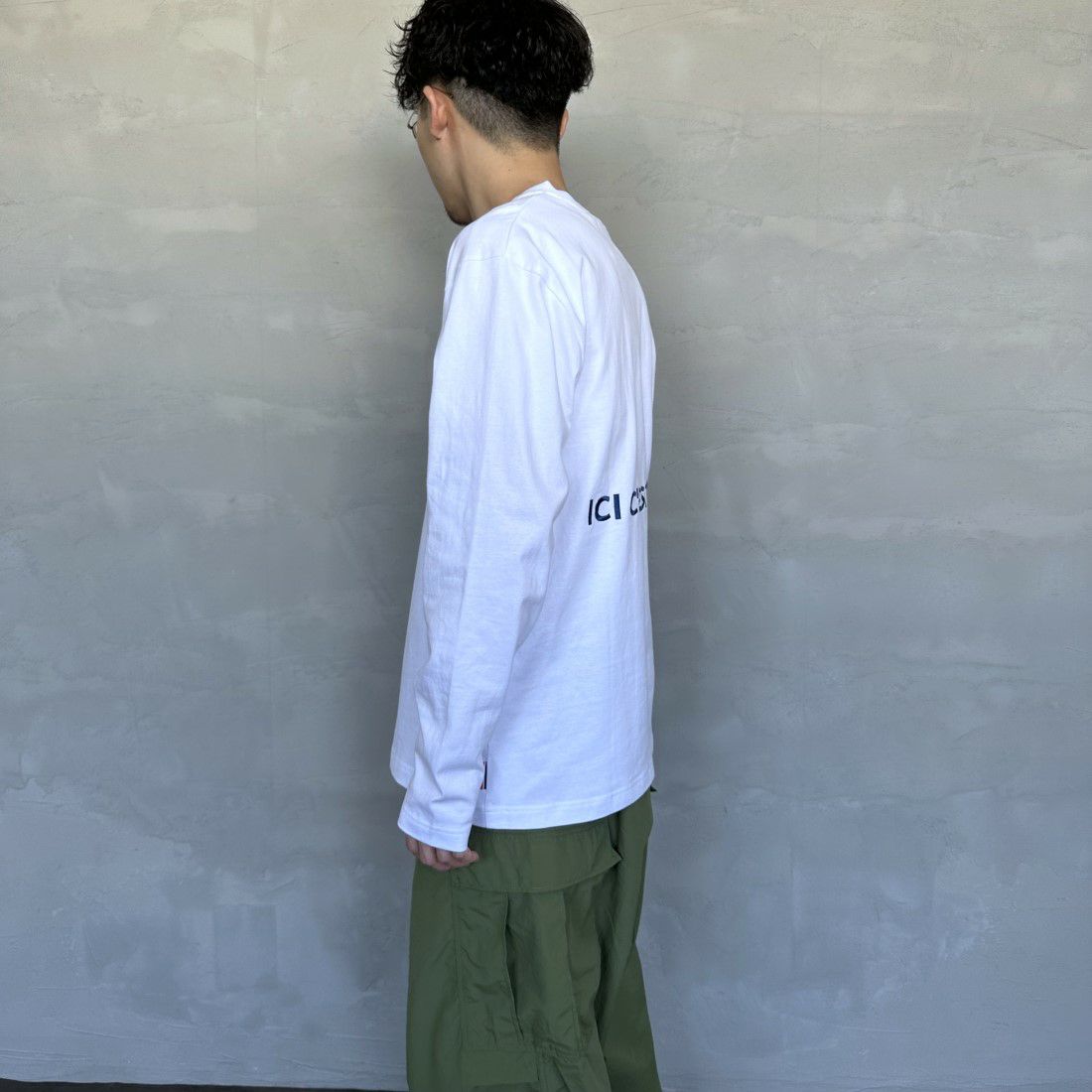 PARIS SAINT-GERMAN [パリ・サンジェルマン] PSG刺繍ロゴ ロングスリーブTシャツ [PS0324SS0001] WHITE &&モデル身長：168cm 着用サイズ：L&&
