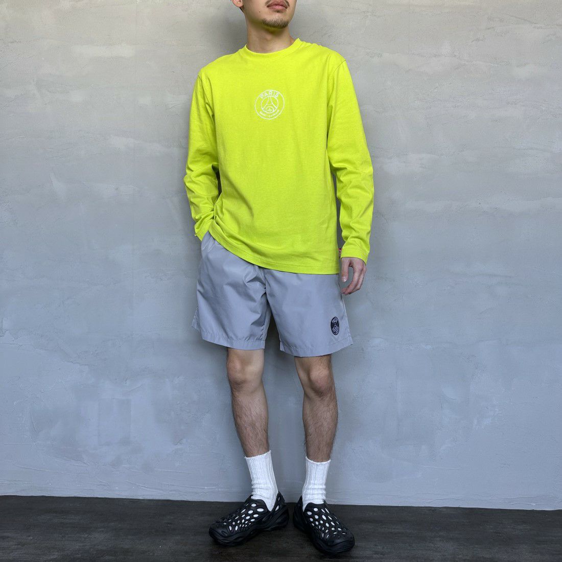 PARIS SAINT-GERMAN [パリ・サンジェルマン] PSG刺繍ロゴ ロングスリーブTシャツ [PS0324SS0001] L.GREEN &&モデル身長：168cm 着用サイズ：M&&
