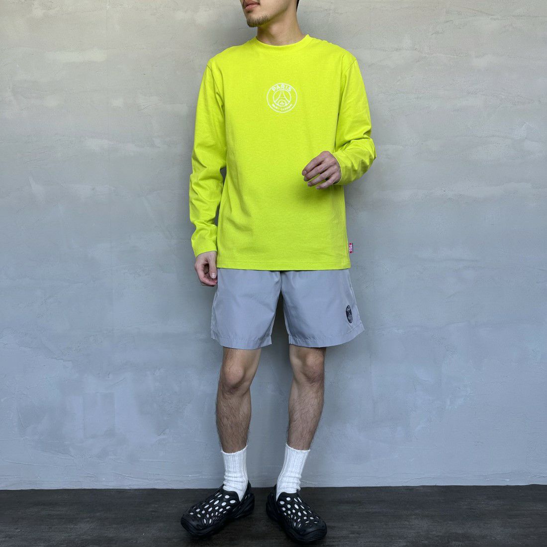 PARIS SAINT-GERMAN [パリ・サンジェルマン] PSG刺繍ロゴ ロングスリーブTシャツ [PS0324SS0001] L.GREEN &&モデル身長：168cm 着用サイズ：M&&