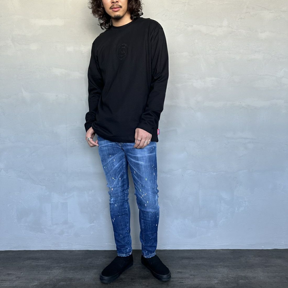 PARIS SAINT-GERMAN [パリ・サンジェルマン] PSG刺繍ロゴ ロングスリーブTシャツ [PS0324SS0001] BLACK &&モデル身長：173cm 着用サイズ：L&&