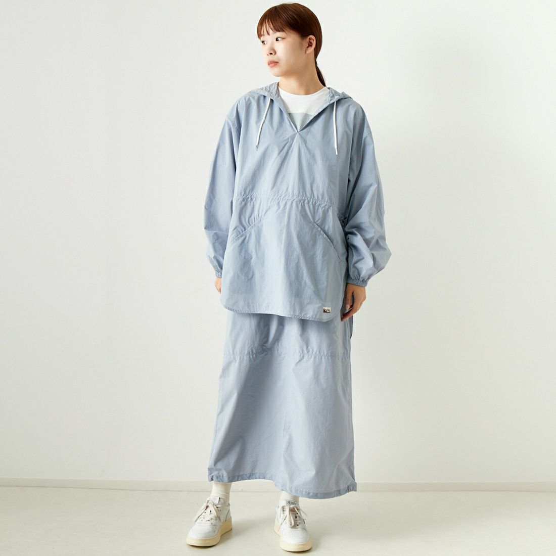 WILD THINGS [ワイルドシングス] ウィメンズハイドロパーカー [WTL24018SK] ICE BLUE &&モデル身長：167cm 着用サイズ：M&&