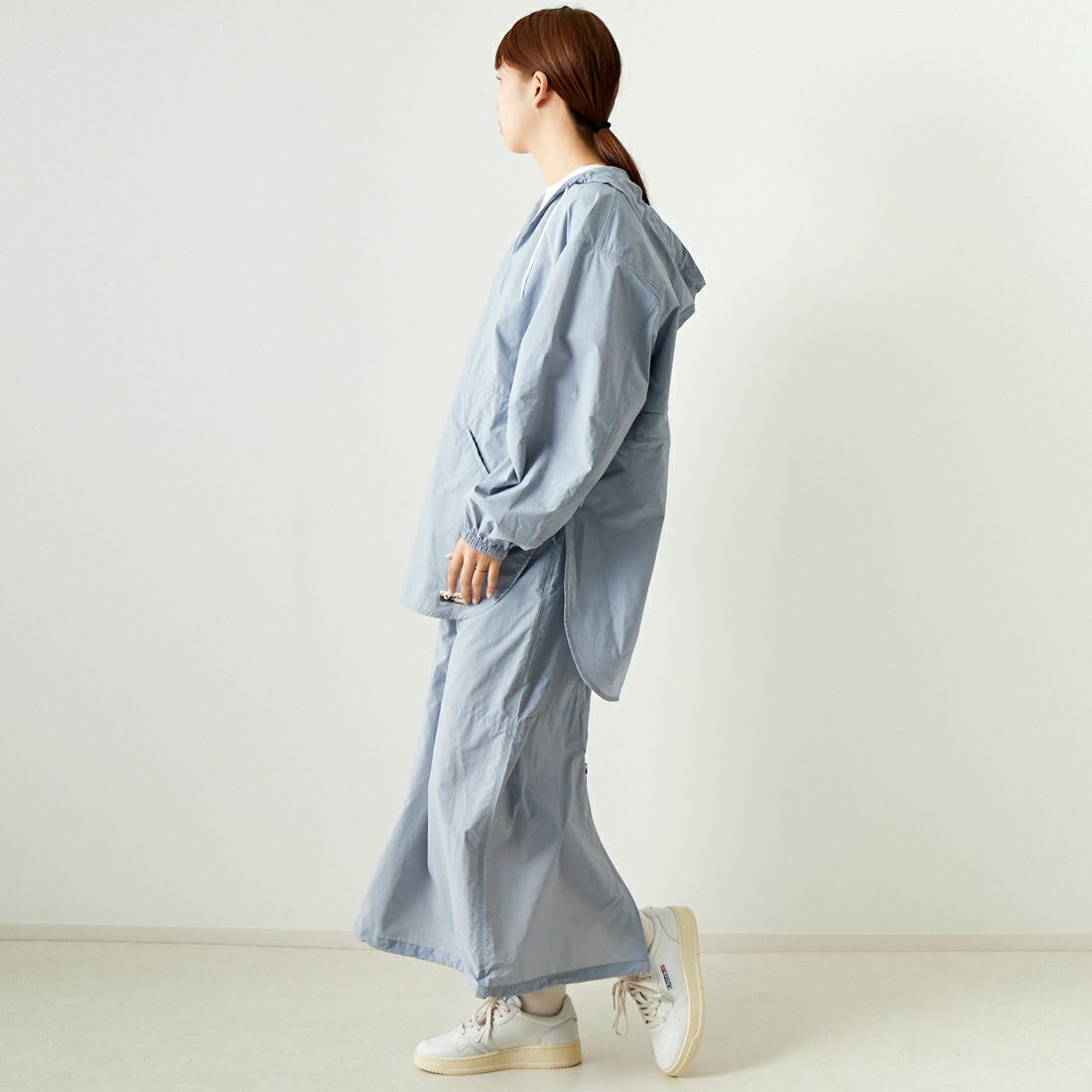 WILD THINGS [ワイルドシングス] ウィメンズハイドロパーカー [WTL24018SK] ICE BLUE &&モデル身長：167cm 着用サイズ：M&&
