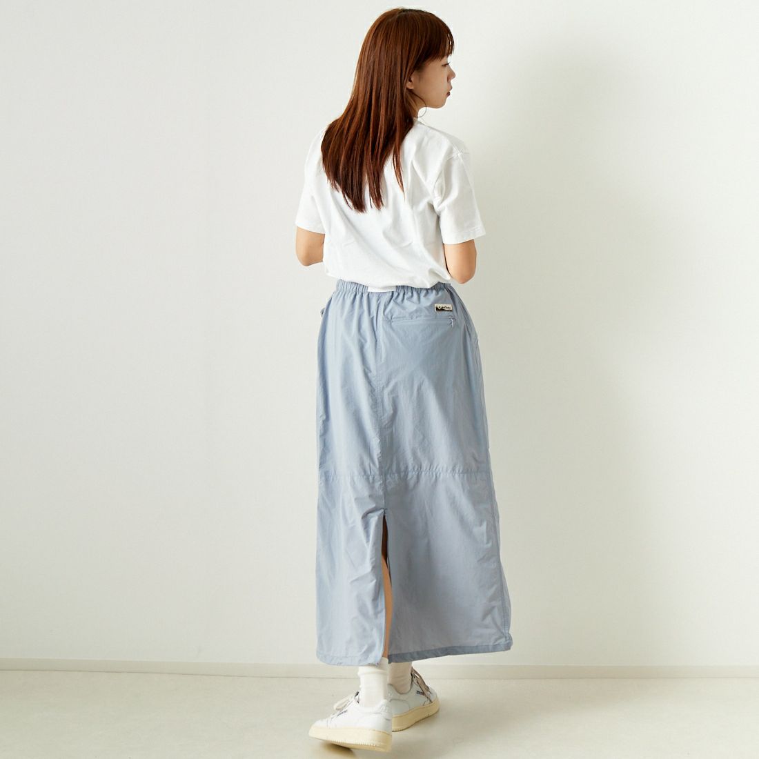 WILD THINGS [ワイルドシングス] ビーチスカート [WTL24019SK] ICE BLUE &&モデル身長：167cm 着用サイズ：M&&