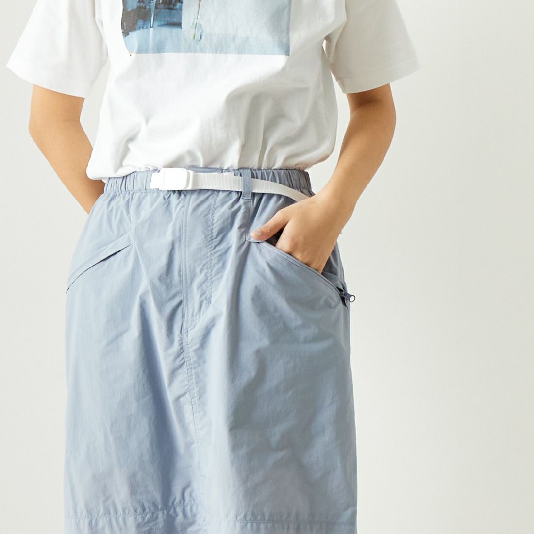 WILD THINGS [ワイルドシングス] ビーチスカート [WTL24019SK] ICE BLUE &&モデル身長：167cm 着用サイズ：M&&