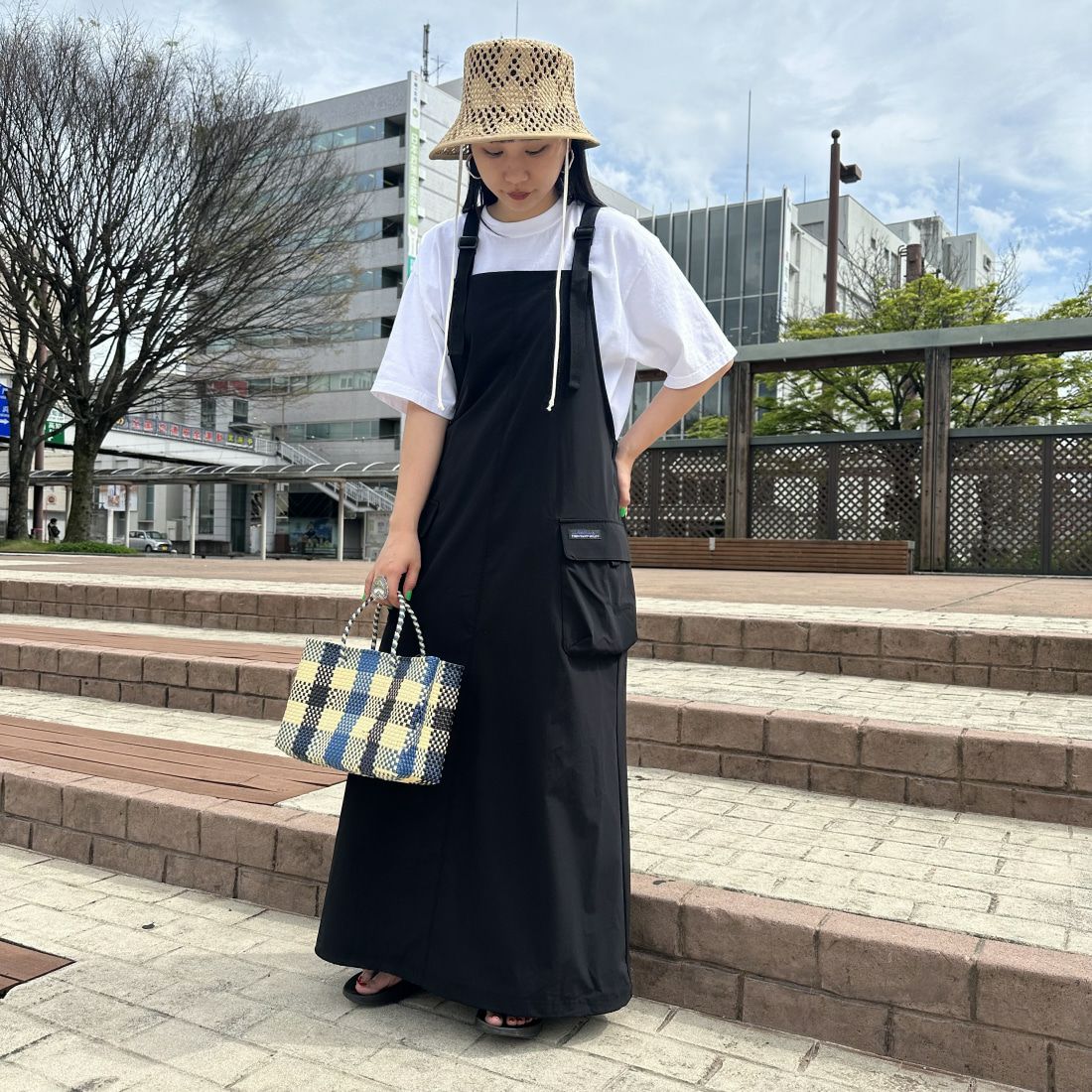 THOUSAND MILE [サウザンド マイル] 別注 ドローコード付きジャンパースカート [TM241NP50382-JF] 09 BLACK &&モデル身長：156cm 着用サイズ：F&&