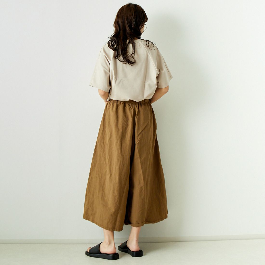 GRAMiCCi [グラミチ] ナイロンフレアパンツ [G2SW-SK034] COYOTE &&モデル身長：167cm 着用サイズ：M&&