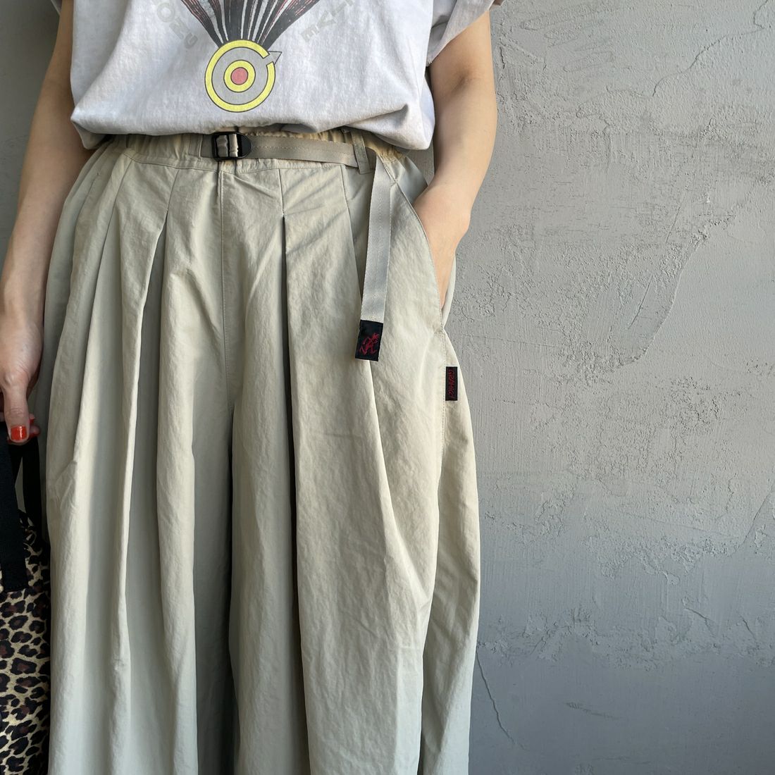 GRAMiCCi [グラミチ] ナイロンフレアパンツ [G2SW-SK034] DUNE&&モデル身長：160cm 着用サイズ：M&&