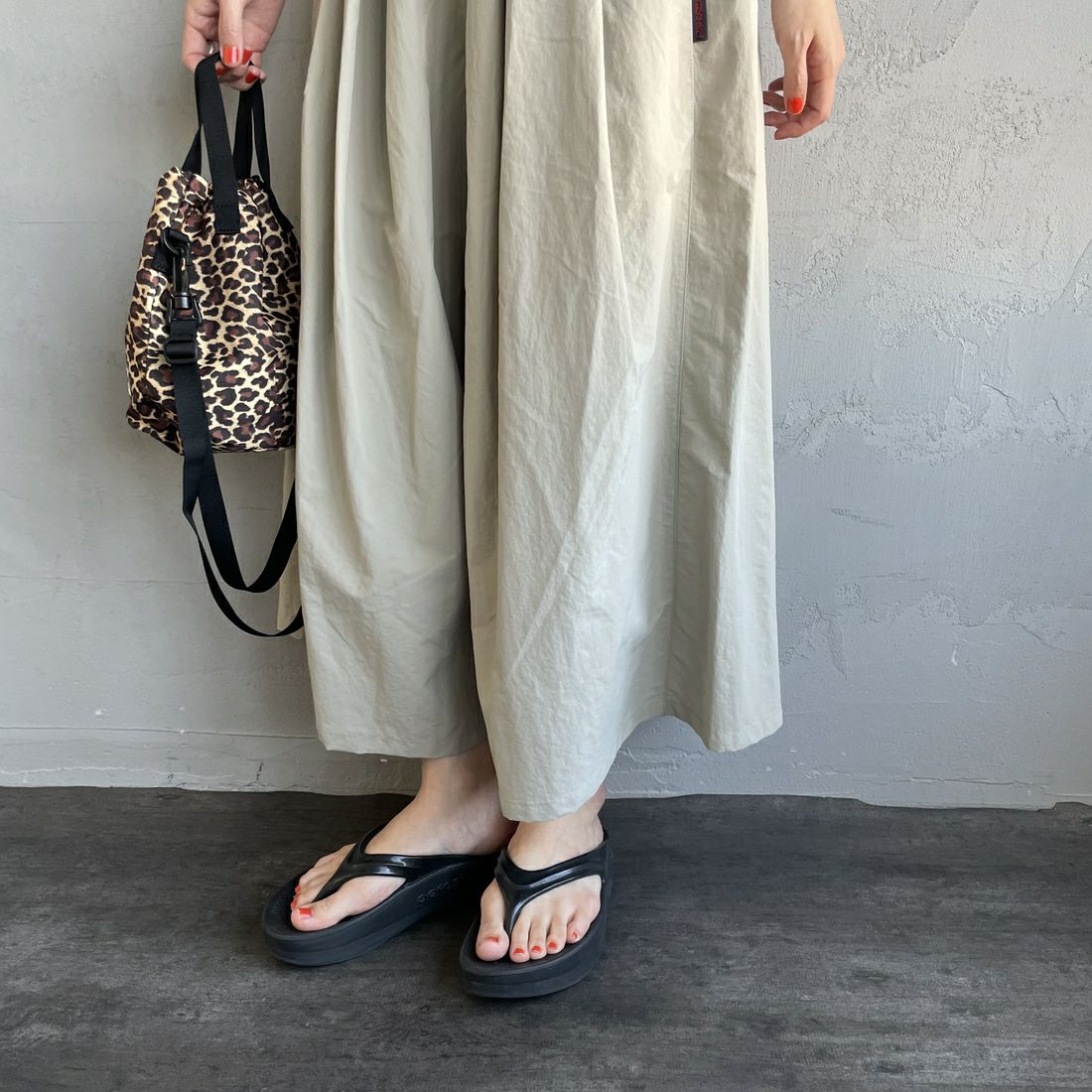 GRAMiCCi [グラミチ] ナイロンフレアパンツ [G2SW-SK034] DUNE&&モデル身長：160cm 着用サイズ：M&&