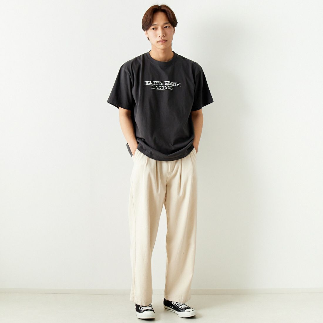 ILL ONE EIGHTY [イル ワンエイティ] プリントTシャツ [ILL241-30] BLACK &&モデル身長：179cm 着用サイズ：L&&