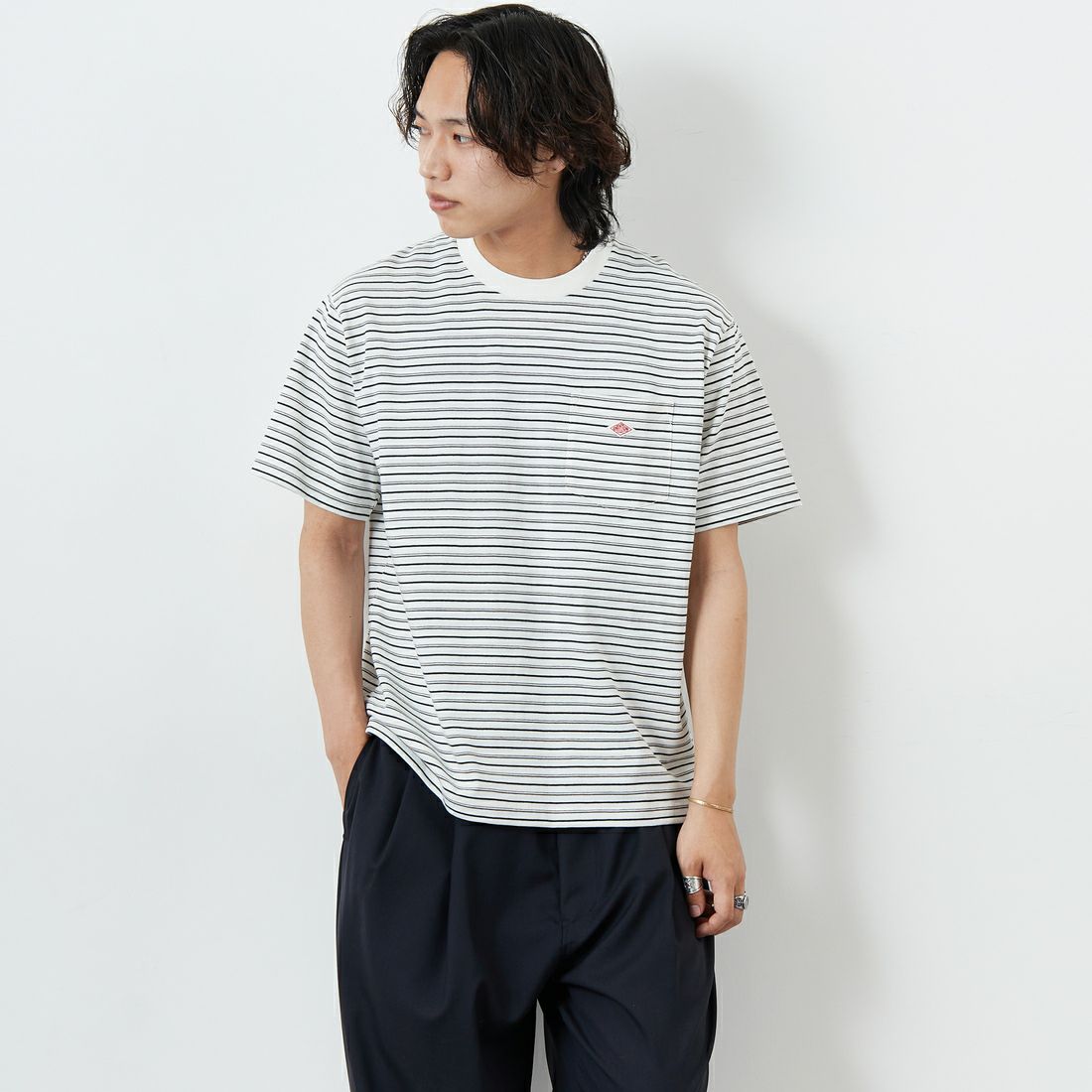 DANTON [ダントン] ストライプ ポケットTシャツ [DT-C0198TCB] ECRU/BLK &&モデル身長：179cm 着用サイズ：L&&