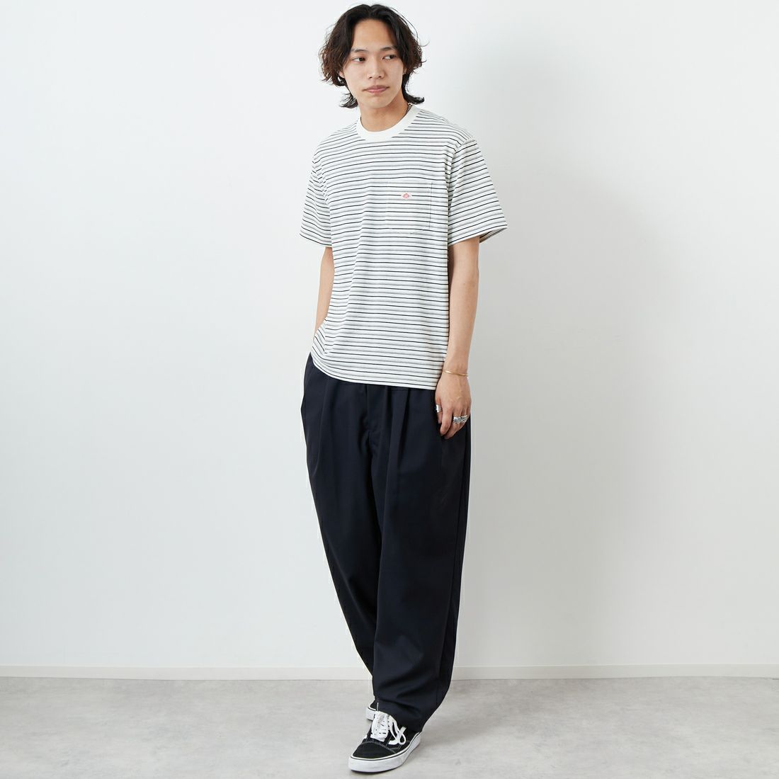 DANTON [ダントン] ストライプ ポケットTシャツ [DT-C0198TCB] ECRU/BLK &&モデル身長：179cm 着用サイズ：L&&