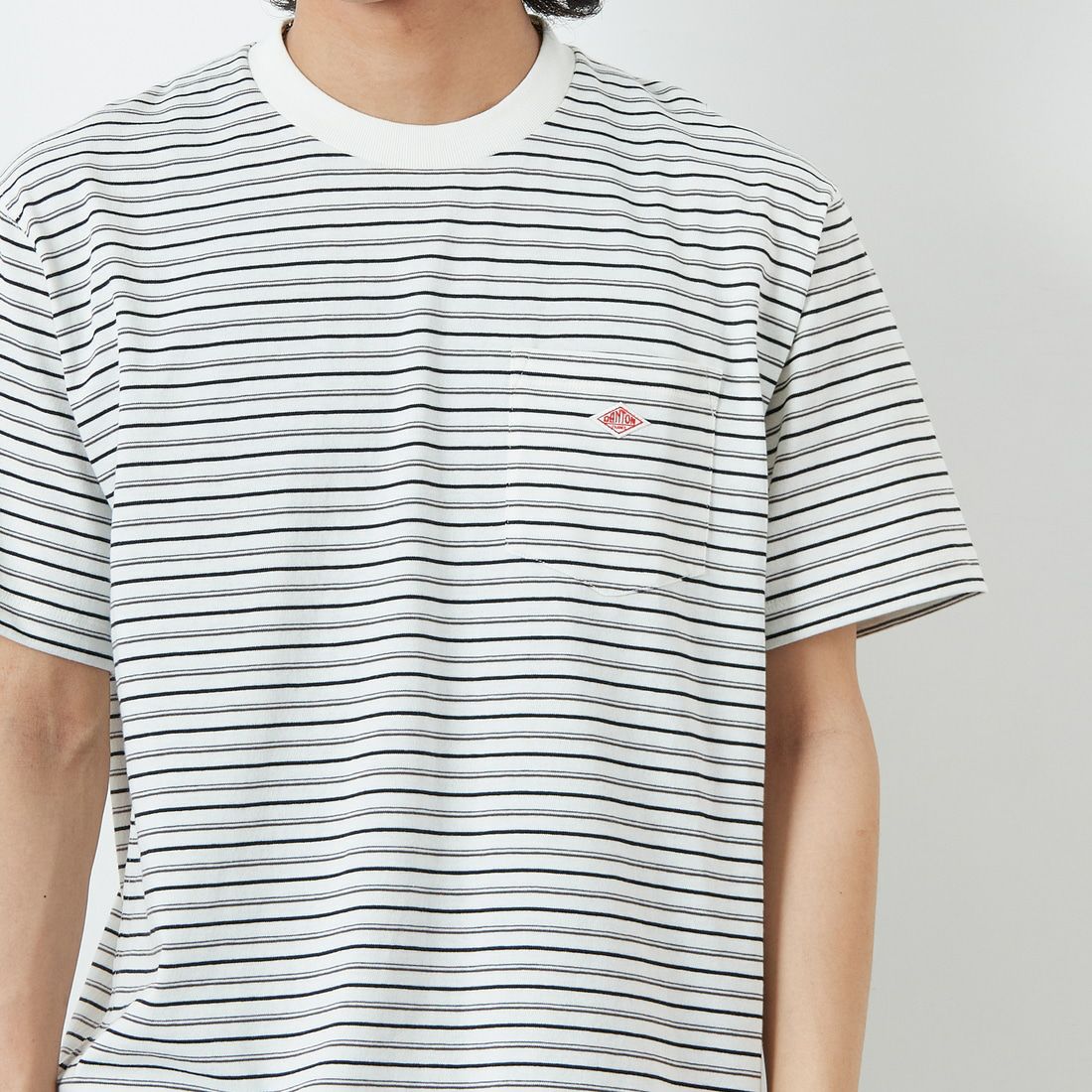 DANTON [ダントン] ストライプ ポケットTシャツ [DT-C0198TCB] ECRU/BLK &&モデル身長：179cm 着用サイズ：L&&