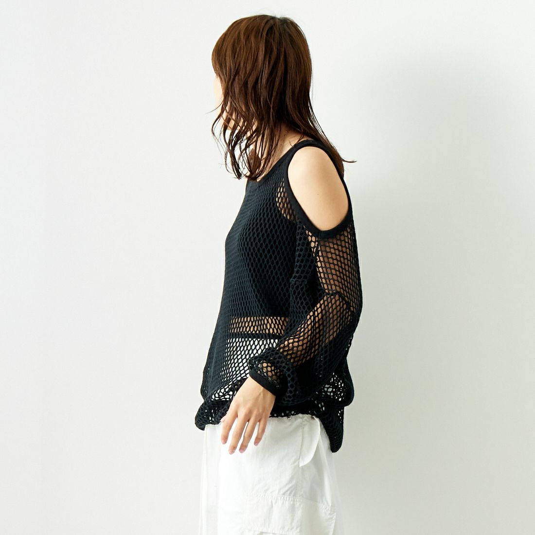 ILL ONE EIGHTY [イル ワンエイティ] ビッグメッシュプルオーバー [ILL241-45] BLACK &&モデル身長：167cm 着用サイズ：ONE SIZE&&