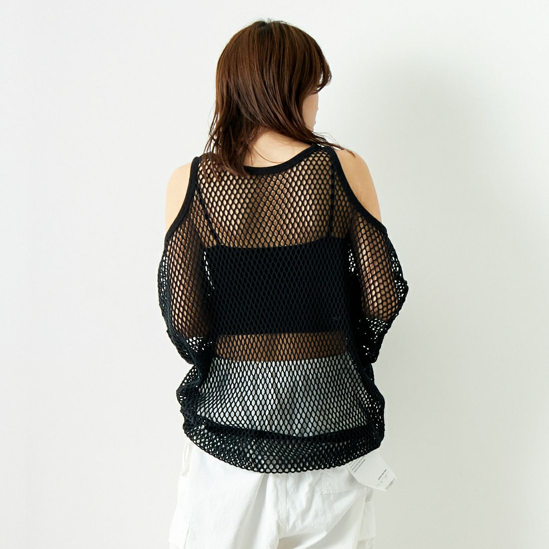 ILL ONE EIGHTY [イル ワンエイティ] ビッグメッシュプルオーバー [ILL241-45] BLACK &&モデル身長：167cm 着用サイズ：ONE SIZE&&