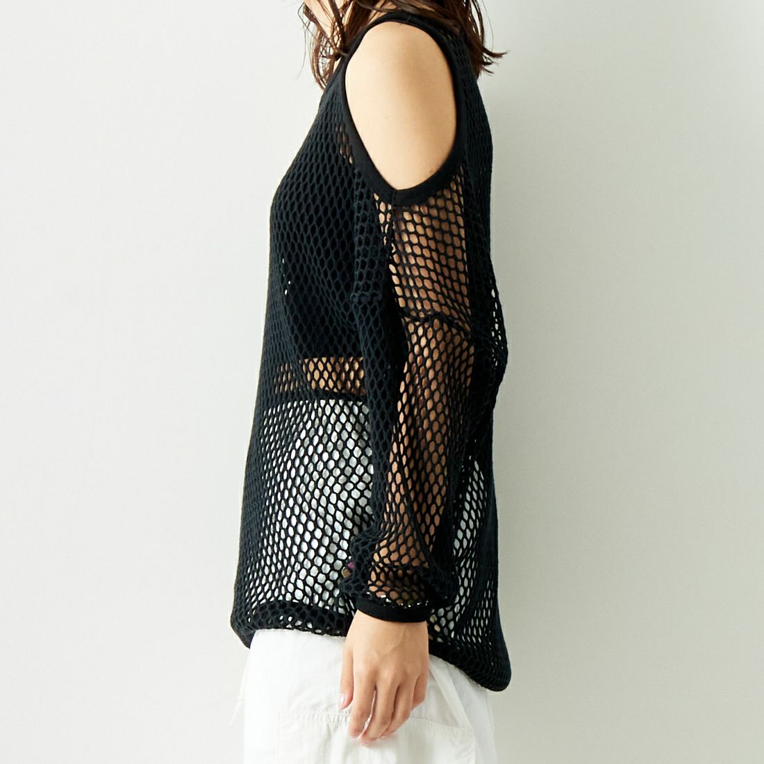 ILL ONE EIGHTY [イル ワンエイティ] ビッグメッシュプルオーバー [ILL241-45] BLACK &&モデル身長：167cm 着用サイズ：ONE SIZE&&