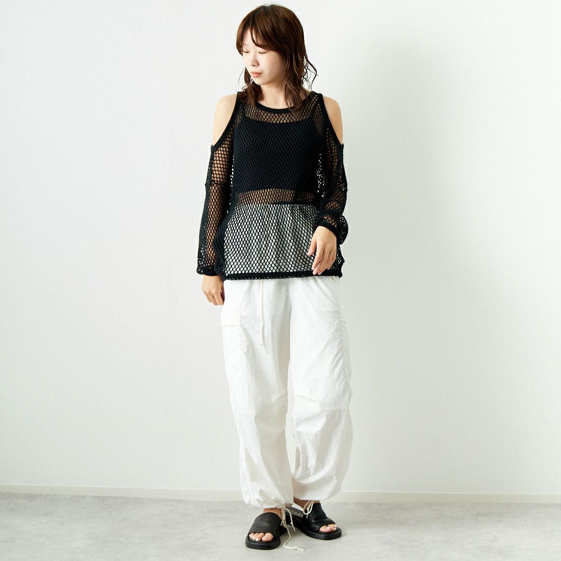 ILL ONE EIGHTY [イル ワンエイティ] ビッグメッシュプルオーバー [ILL241-45] BLACK &&モデル身長：167cm 着用サイズ：ONE SIZE&&