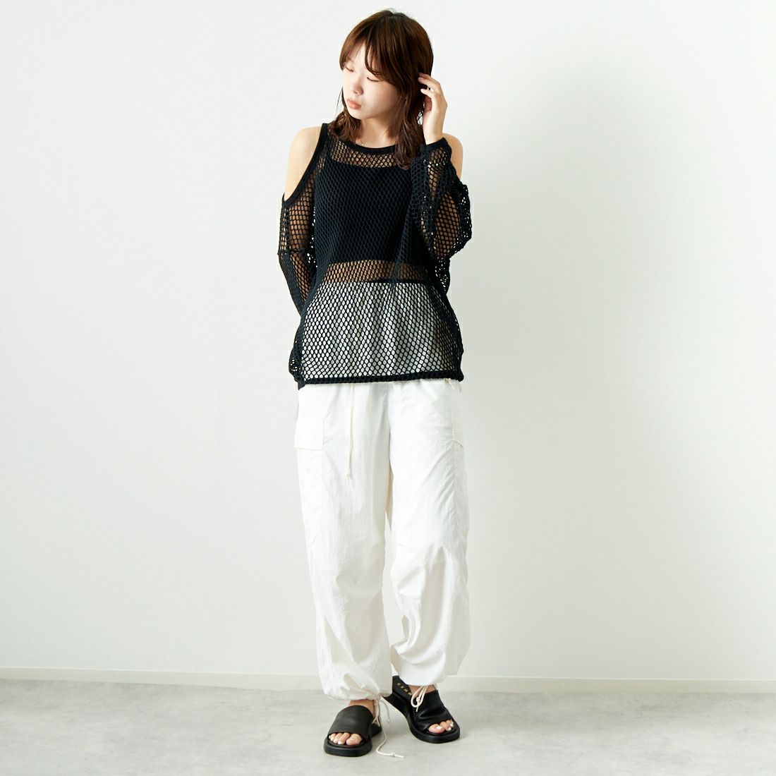 ILL ONE EIGHTY [イル ワンエイティ] ビッグメッシュプルオーバー [ILL241-45] BLACK &&モデル身長：167cm 着用サイズ：ONE SIZE&&