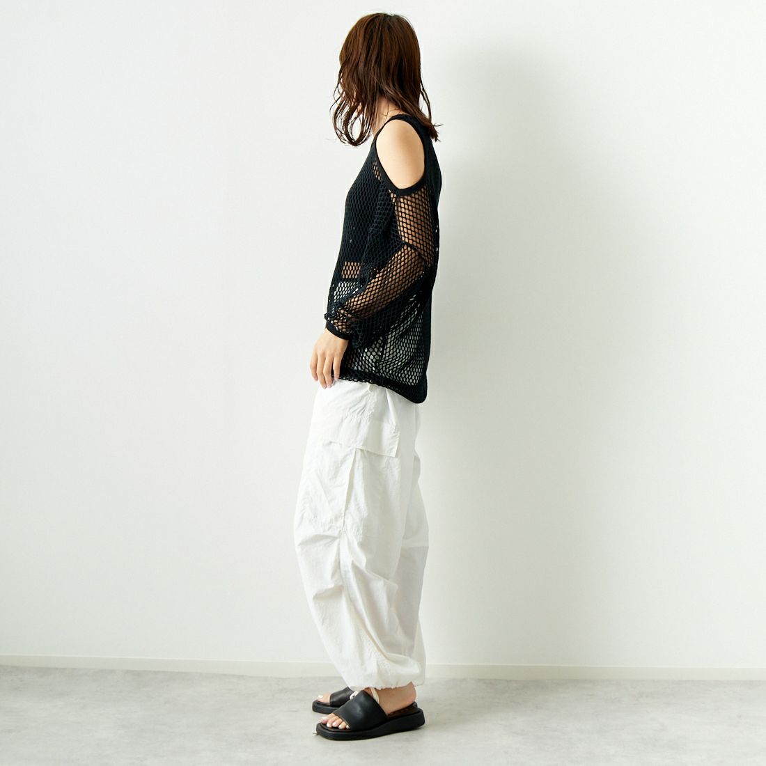 ILL ONE EIGHTY [イル ワンエイティ] ビッグメッシュプルオーバー [ILL241-45] BLACK &&モデル身長：167cm 着用サイズ：ONE SIZE&&
