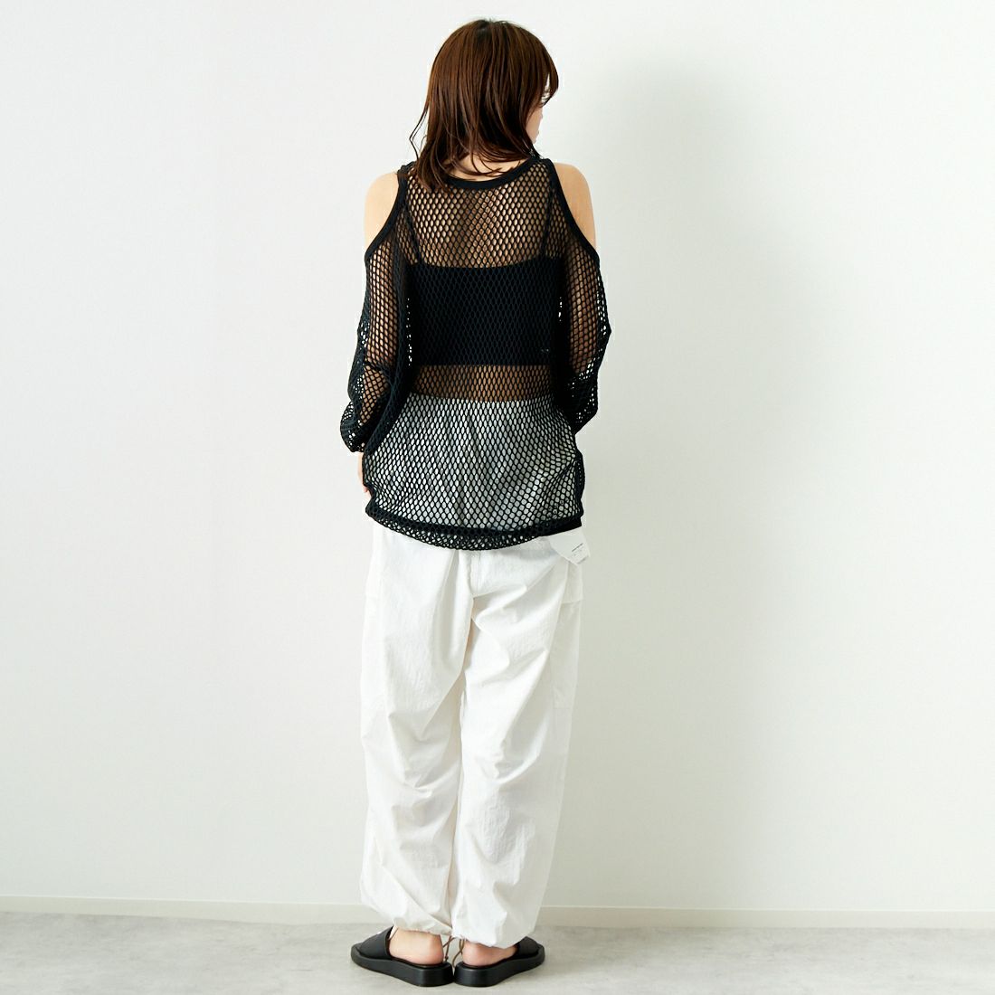 ILL ONE EIGHTY [イル ワンエイティ] ビッグメッシュプルオーバー [ILL241-45] BLACK &&モデル身長：167cm 着用サイズ：ONE SIZE&&