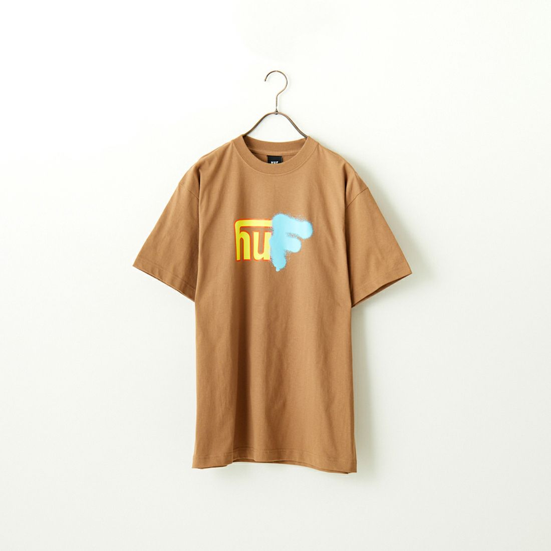 HUF [ハフ] UPSIDE DOWNTOWN Tシャツ [TS02173] CAMEL