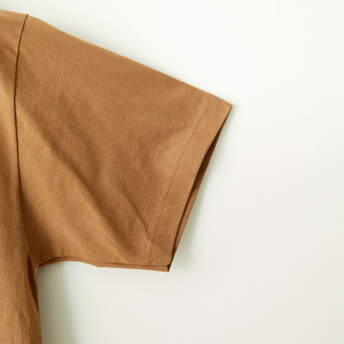 HUF [ハフ] UPSIDE DOWNTOWN Tシャツ [TS02173] CAMEL