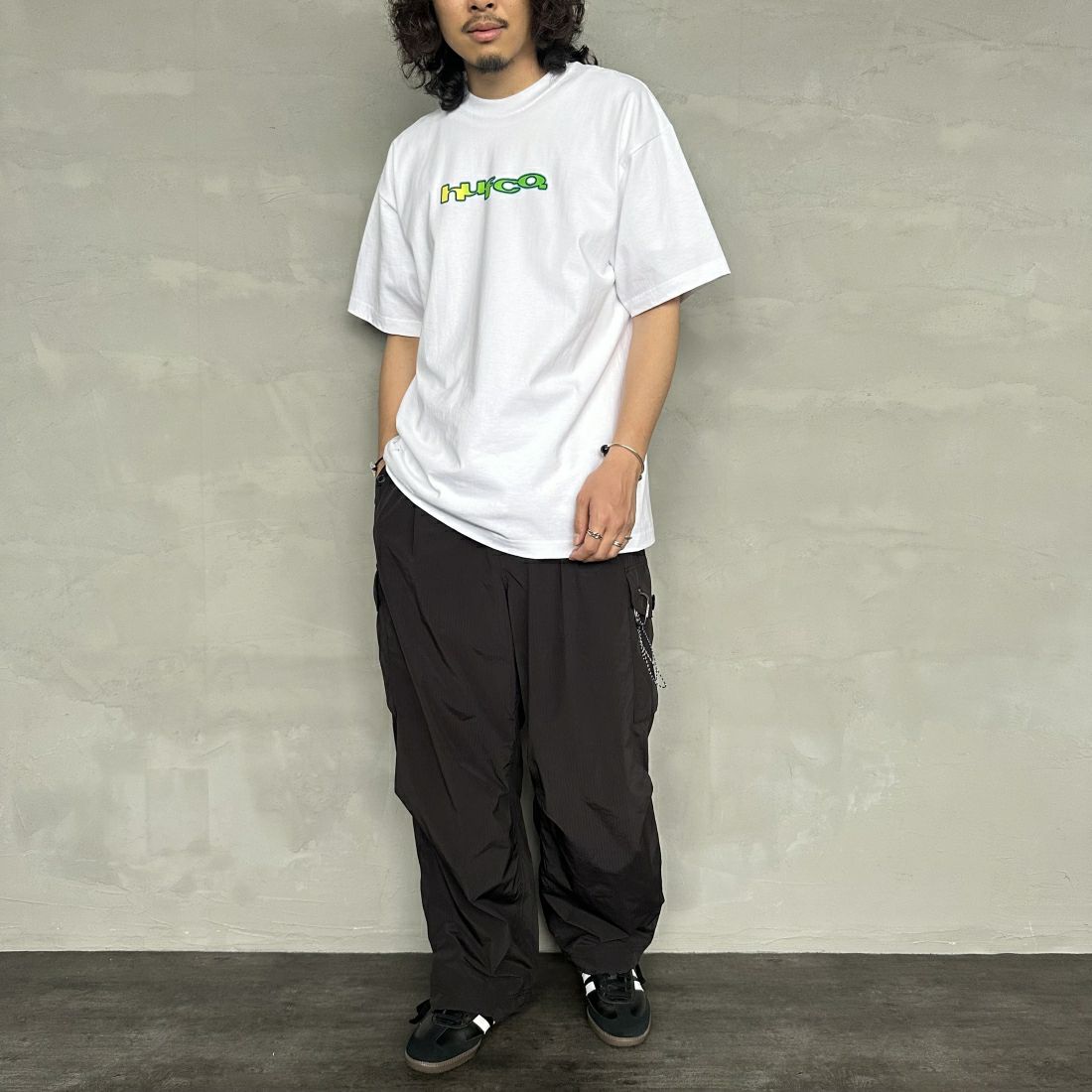 HUF [ハフ] CLUB HOUSE Tシャツ [TS02176] WHITE &&モデル身長：173cm 着用サイズ：L&&