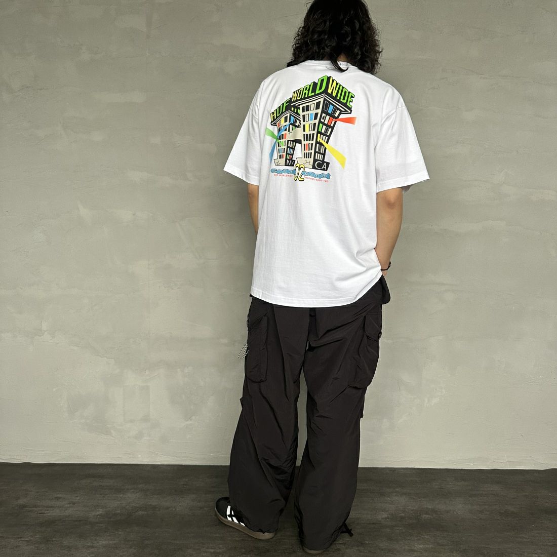 HUF [ハフ] CLUB HOUSE Tシャツ [TS02176] WHITE &&モデル身長：173cm 着用サイズ：L&&