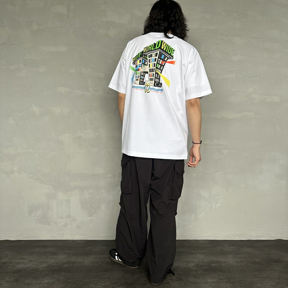 HUF [ハフ] CLUB HOUSE Tシャツ [TS02176] WHITE &&モデル身長：173cm 着用サイズ：L&&