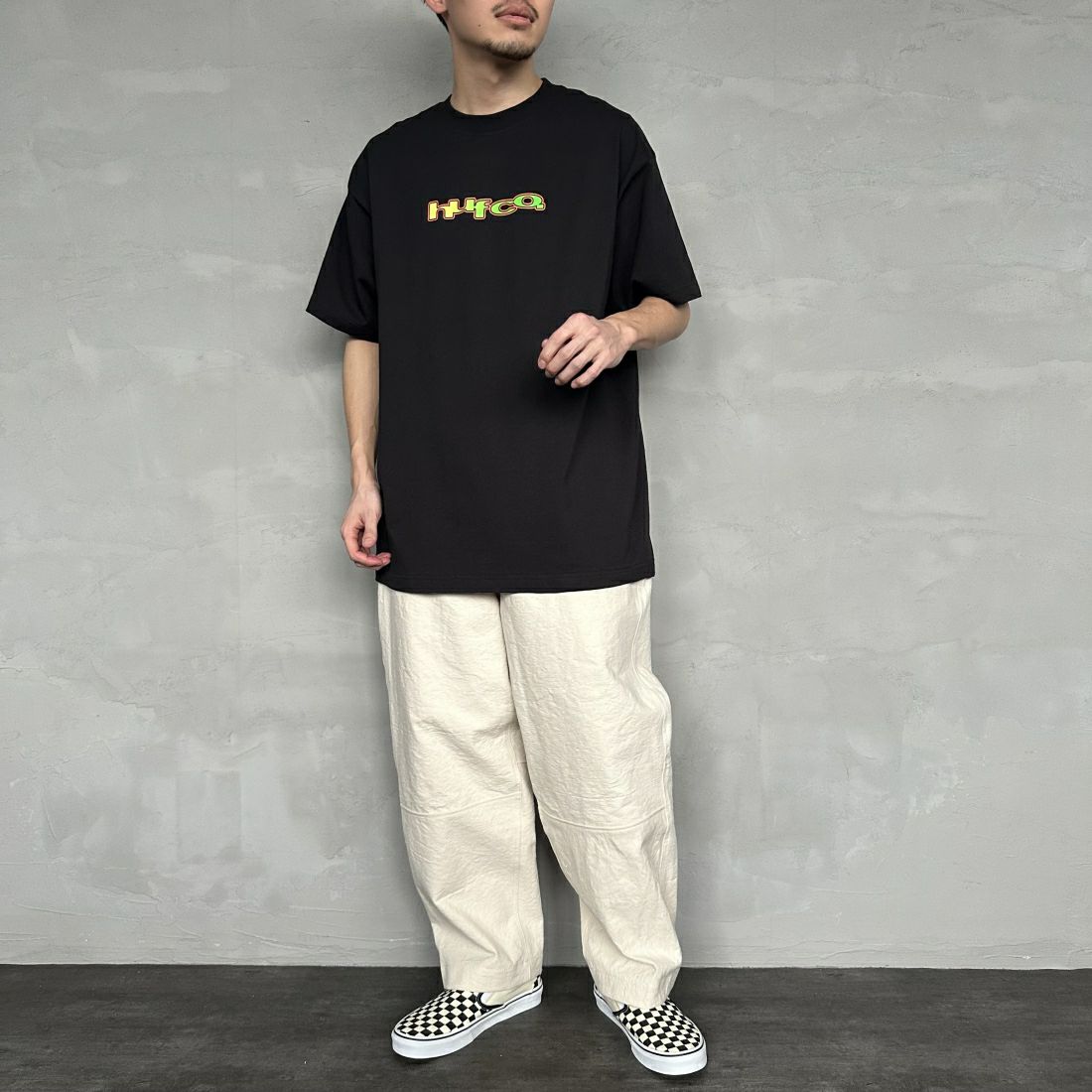 HUF [ハフ] CLUB HOUSE Tシャツ [TS02176] BLACK &&モデル身長：168cm 着用サイズ：L&&