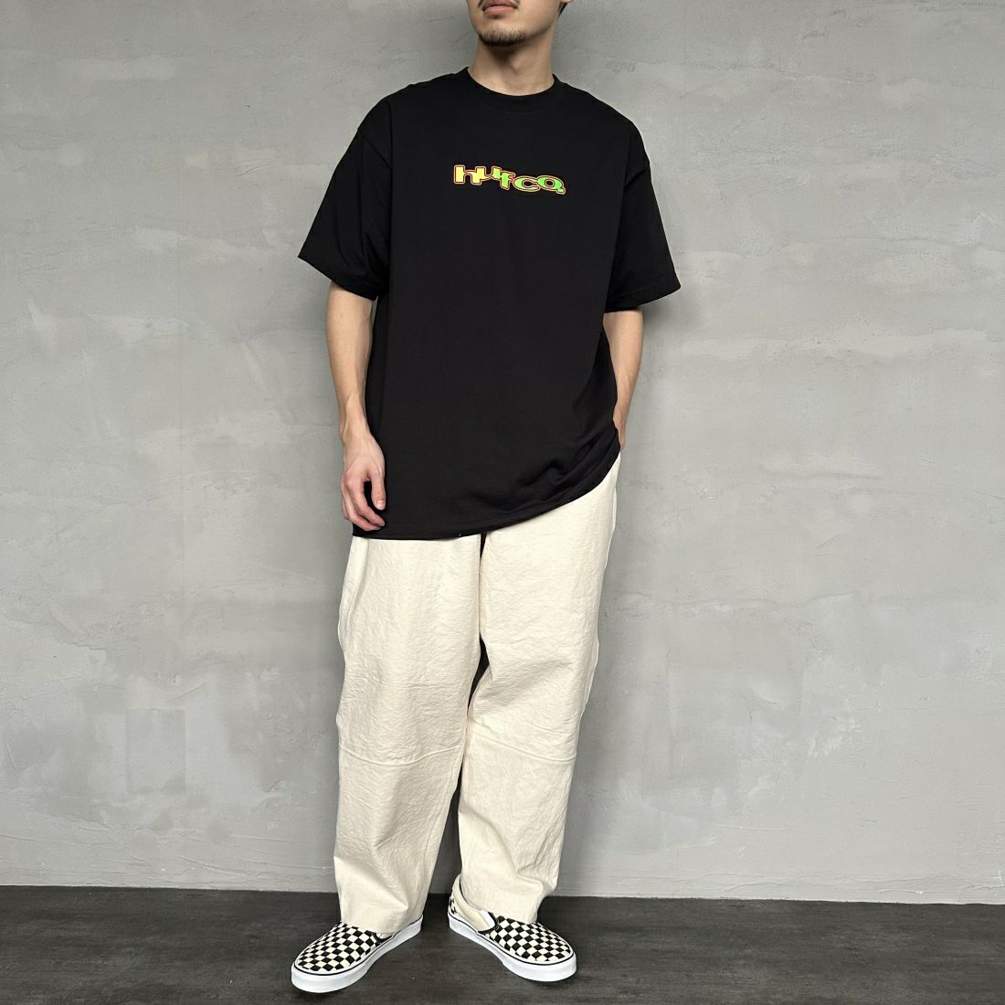 HUF [ハフ] CLUB HOUSE Tシャツ [TS02176] BLACK &&モデル身長：168cm 着用サイズ：L&&