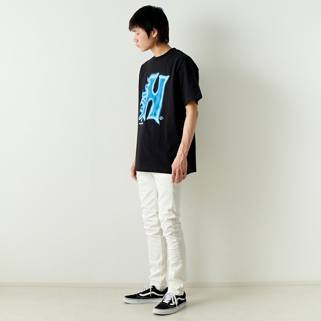 HUF [ハフ] HEAT WAVE Tシャツ [TS02178] BLACK &&モデル身長：182cm 着用サイズ：L&&
