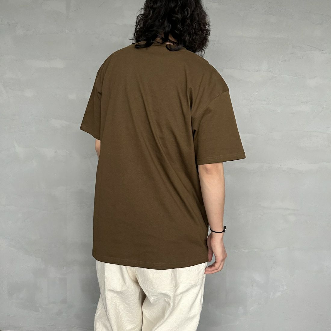 carhartt WIP [カーハートダブリューアイピー] ショートスリーブアメリカンスクリプトTシャツ [I029956] FROSTED BL &&モデル身長：168cm 着用サイズ：M&&