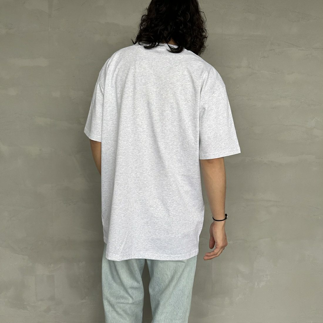 carhartt WIP [カーハートダブリューアイピー] ショートスリーブアメリカンスクリプトTシャツ [I029956] WHITE &&モデル身長：173cm 着用サイズ：XL&&