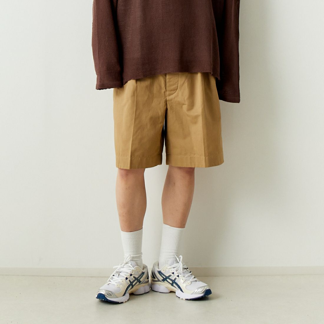 8 KHAKI&&モデル身長：182cm 着用サイズ：M&&