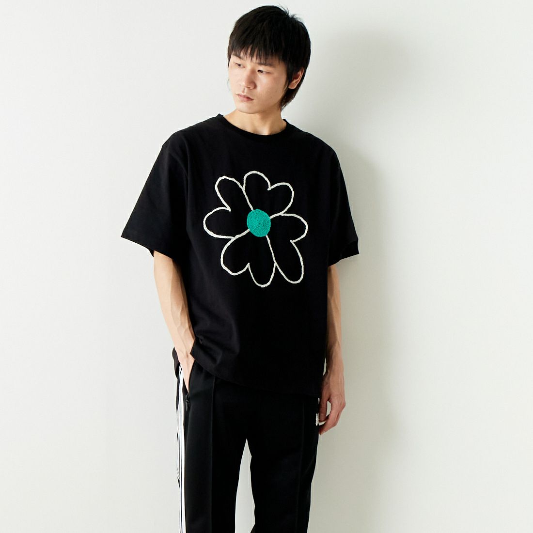 ChahChah [チャーチャー] FLOWER WHITE LOVE 刺繍Tシャツ [CC-24SS-C01]