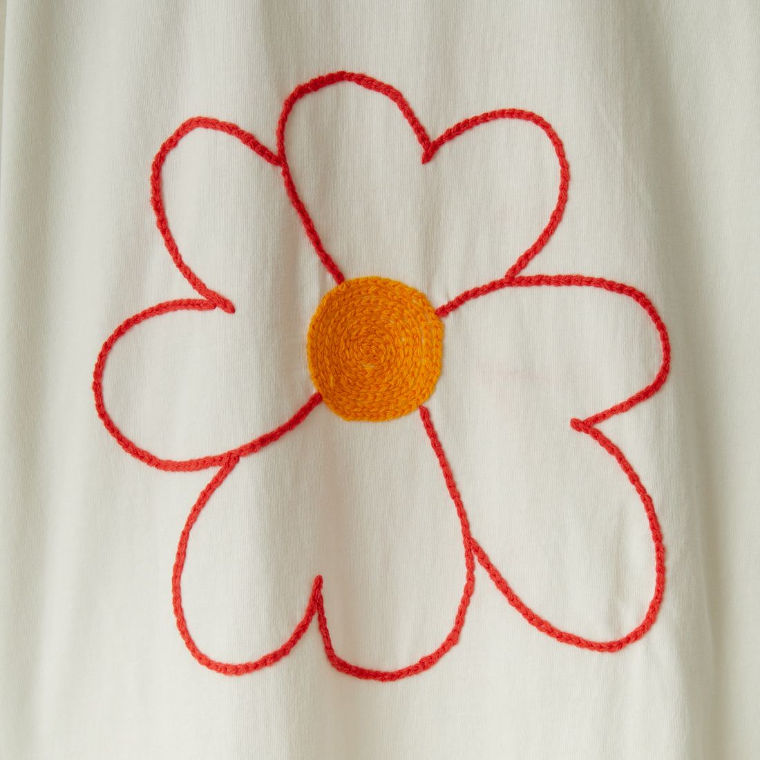 ChahChah [チャーチャー] FLOWER WHITE LOVE 刺繍Tシャツ [CC-24SS-C01 