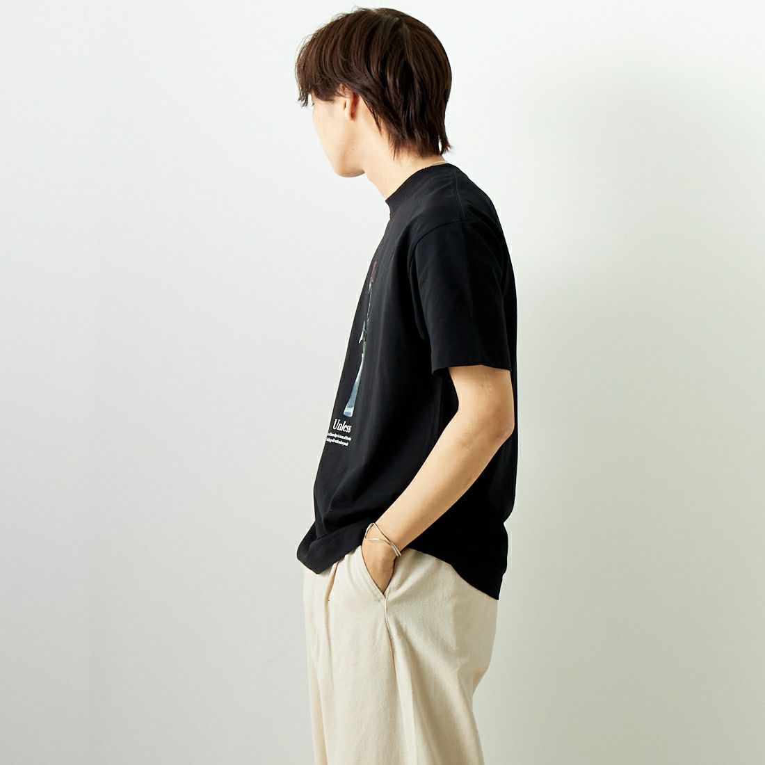 SLICK [スリック] レギュラーフィットプリントTシャツ UNLESS [5255856] 700 BLACK &&モデル身長：179cm 着用サイズ：2&&