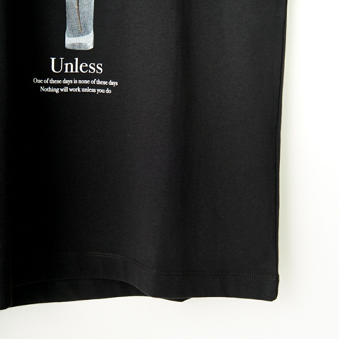 SLICK [スリック] レギュラーフィットプリントTシャツ UNLESS [5255856] 700 BLACK