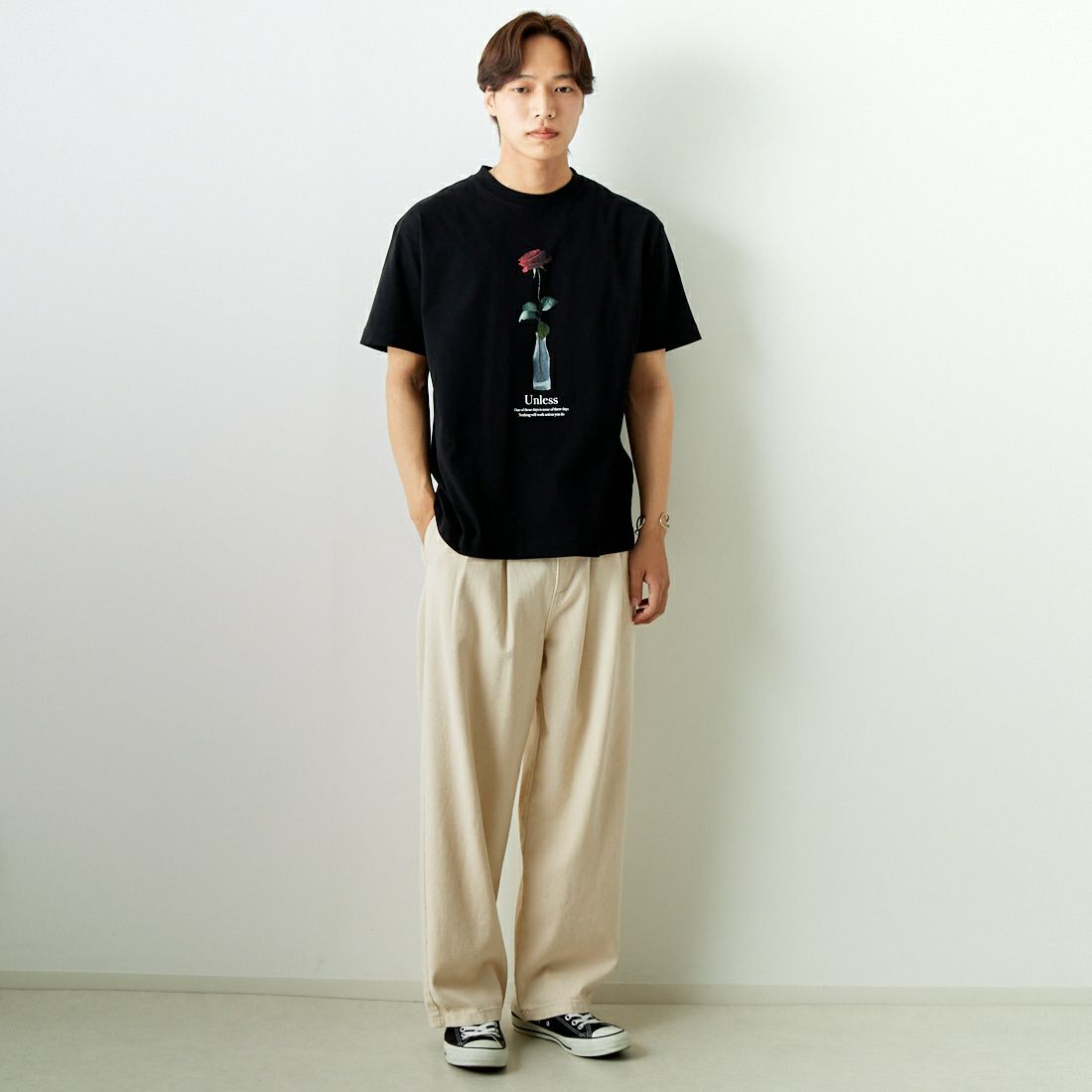 SLICK [スリック] レギュラーフィットプリントTシャツ UNLESS [5255856] 700 BLACK &&モデル身長：179cm 着用サイズ：2&&