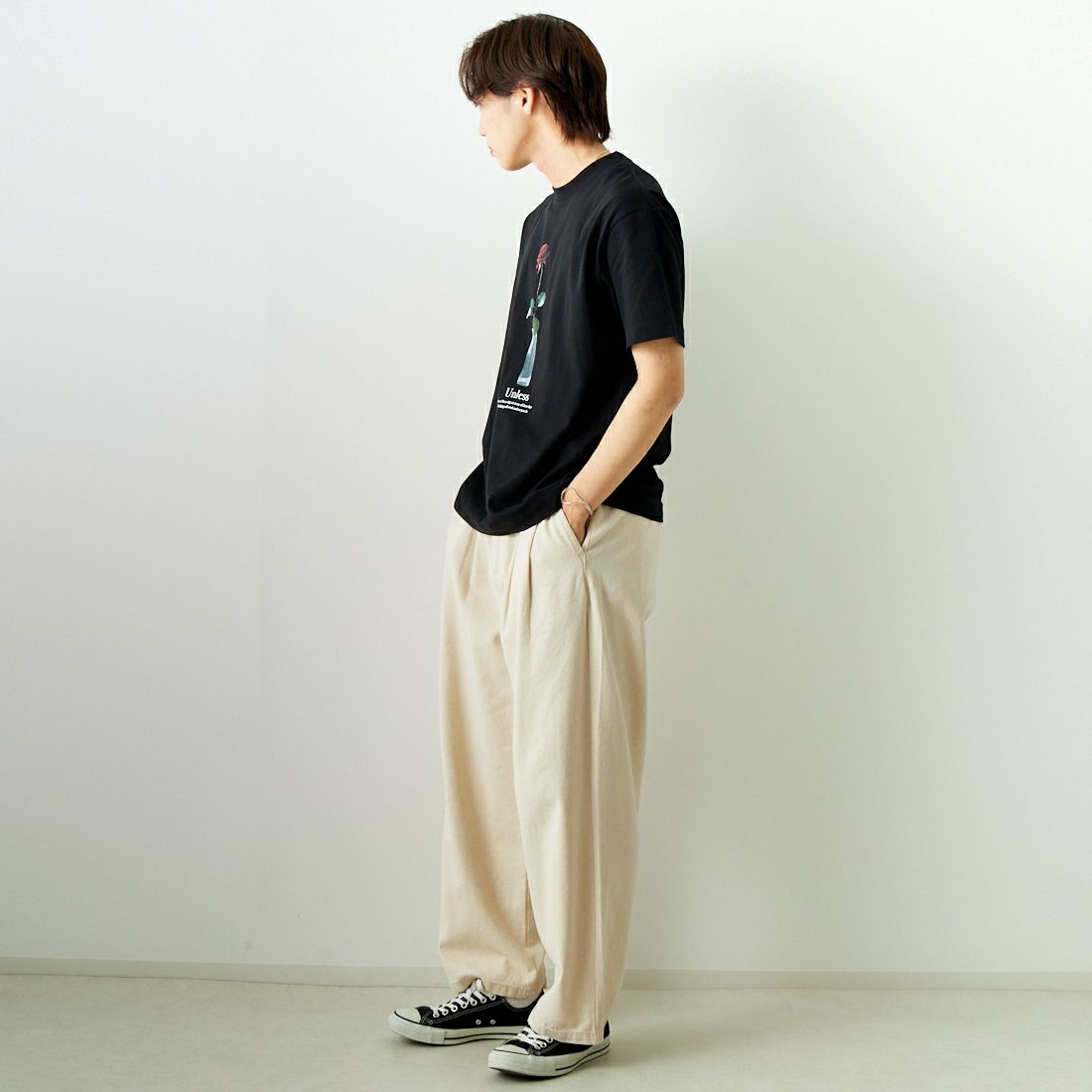 SLICK [スリック] レギュラーフィットプリントTシャツ UNLESS [5255856] 700 BLACK &&モデル身長：179cm 着用サイズ：2&&