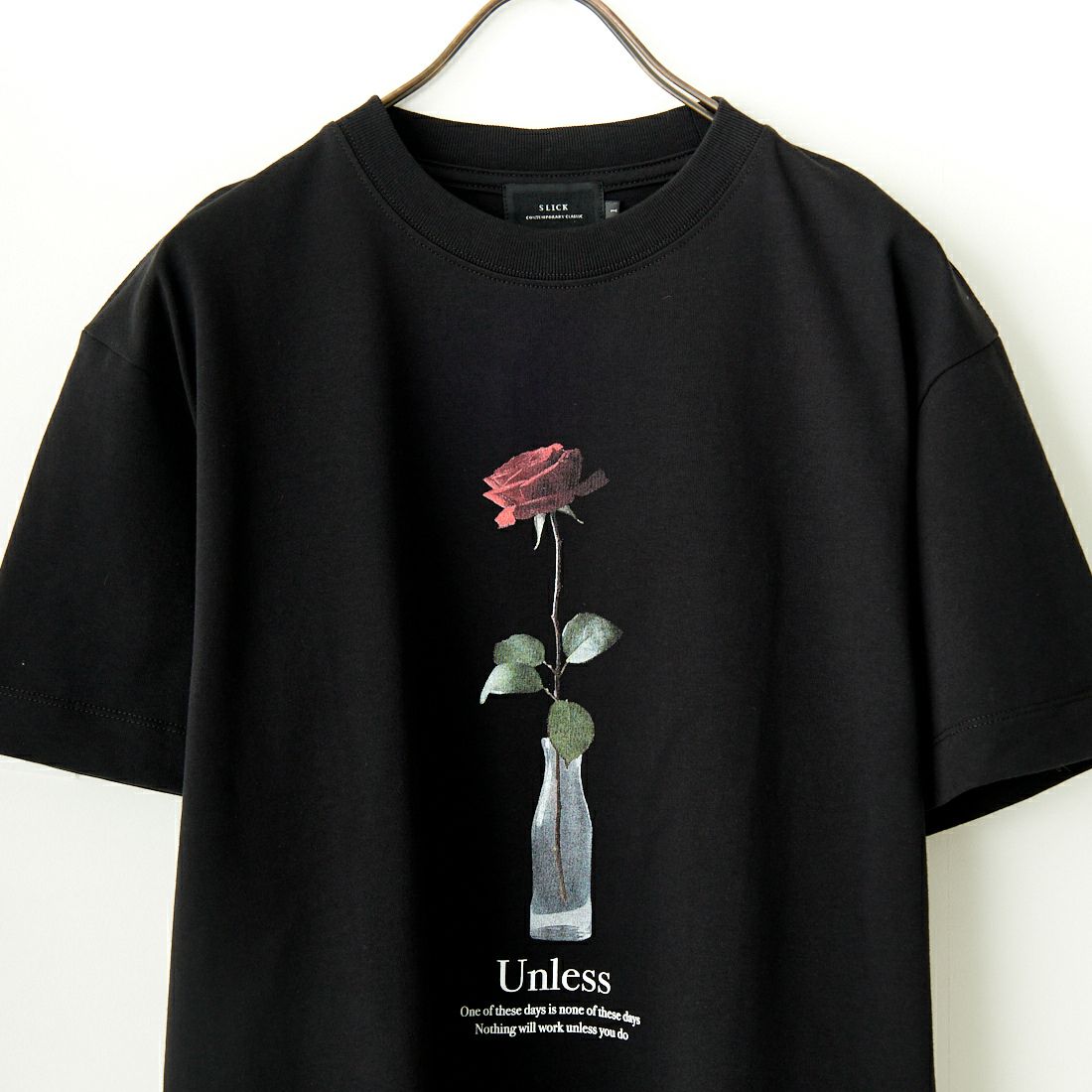 SLICK [スリック] レギュラーフィットプリントTシャツ UNLESS [5255856] 700 BLACK