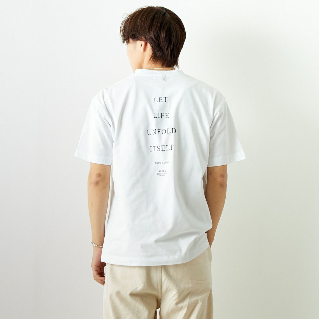 SLICK [スリック] レギュラーフィットプリントTシャツ FRUITS [5255857] 900 WHITE &&モデル身長：179cm 着用サイズ：2&&