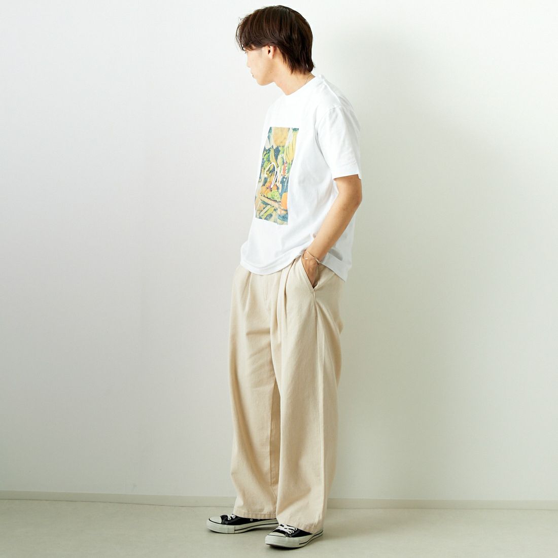 SLICK [スリック] レギュラーフィットプリントTシャツ FRUITS [5255857] 900 WHITE &&モデル身長：179cm 着用サイズ：2&&