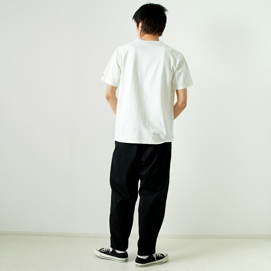 The Endless Summer [エンドレスサマー] TES CAL オールドサインプリントTシャツ [FT-24574343] 07 WHITE &&モデル身長：182cm 着用サイズ：L&&